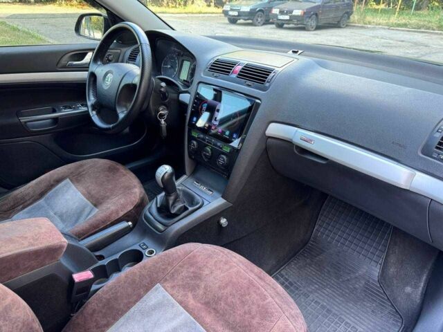 Черный Шкода Октавия Скаут, объемом двигателя 2 л и пробегом 286 тыс. км за 7000 $, фото 10 на Automoto.ua