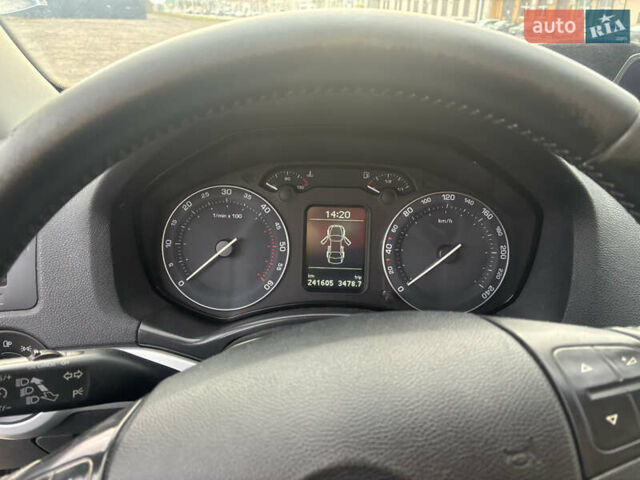 Чорний Шкода Octavia Scout, об'ємом двигуна 2 л та пробігом 241 тис. км за 6000 $, фото 8 на Automoto.ua