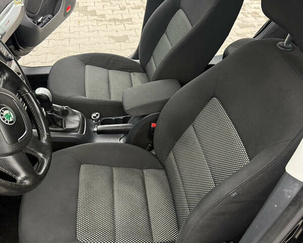 Черный Шкода Октавия Скаут, объемом двигателя 1.97 л и пробегом 210 тыс. км за 10800 $, фото 32 на Automoto.ua