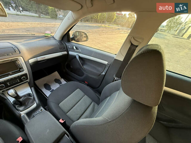 Чорний Шкода Octavia Scout, об'ємом двигуна 1.8 л та пробігом 190 тис. км за 8999 $, фото 9 на Automoto.ua