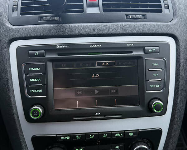 Черный Шкода Октавия Скаут, объемом двигателя 1.97 л и пробегом 210 тыс. км за 10800 $, фото 56 на Automoto.ua