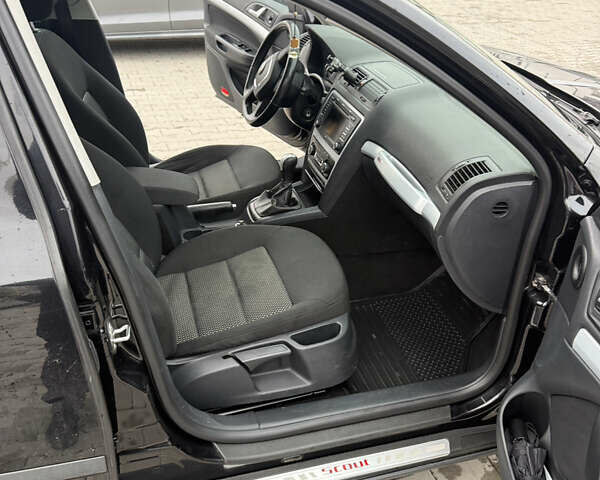 Черный Шкода Октавия Скаут, объемом двигателя 1.97 л и пробегом 210 тыс. км за 10800 $, фото 49 на Automoto.ua