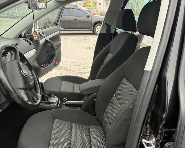 Черный Шкода Октавия Скаут, объемом двигателя 1.97 л и пробегом 210 тыс. км за 10800 $, фото 33 на Automoto.ua