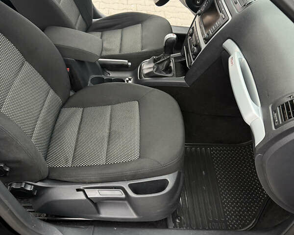 Черный Шкода Октавия Скаут, объемом двигателя 1.97 л и пробегом 210 тыс. км за 10800 $, фото 39 на Automoto.ua