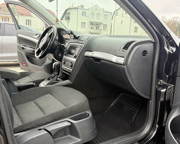 Черный Шкода Октавия Скаут, объемом двигателя 1.97 л и пробегом 210 тыс. км за 10800 $, фото 44 на Automoto.ua