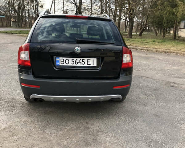 Черный Шкода Октавия Скаут, объемом двигателя 2 л и пробегом 320 тыс. км за 10500 $, фото 6 на Automoto.ua
