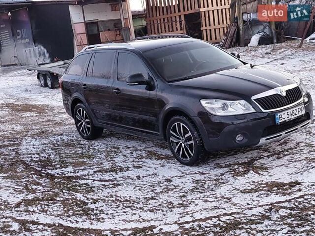 Черный Шкода Октавия Скаут, объемом двигателя 2 л и пробегом 268 тыс. км за 12222 $, фото 1 на Automoto.ua