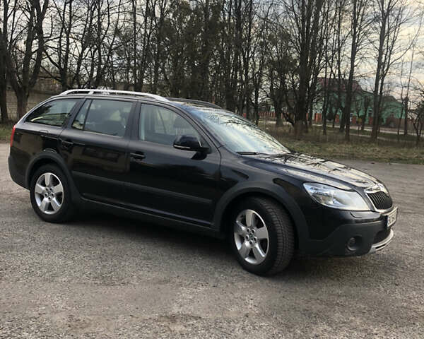 Черный Шкода Октавия Скаут, объемом двигателя 2 л и пробегом 320 тыс. км за 10500 $, фото 3 на Automoto.ua