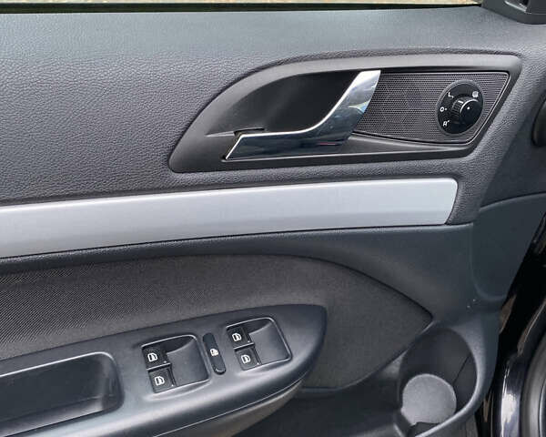 Черный Шкода Октавия Скаут, объемом двигателя 1.8 л и пробегом 217 тыс. км за 7800 $, фото 21 на Automoto.ua