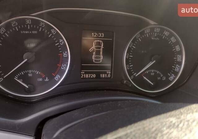 Чорний Шкода Octavia Scout, об'ємом двигуна 2 л та пробігом 218 тис. км за 11000 $, фото 26 на Automoto.ua