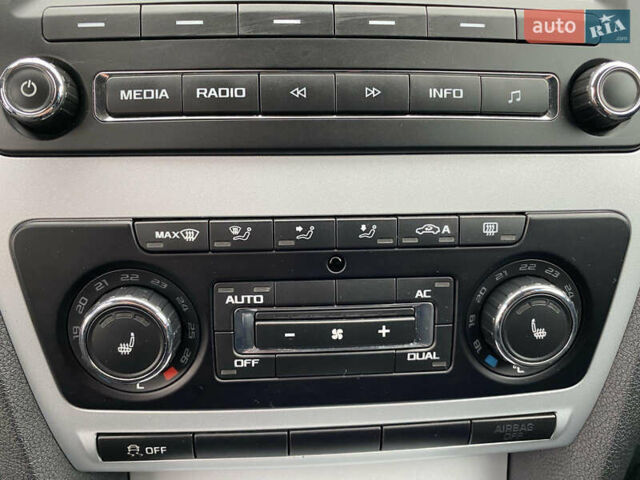 Черный Шкода Октавия Скаут, объемом двигателя 1.8 л и пробегом 217 тыс. км за 7800 $, фото 22 на Automoto.ua