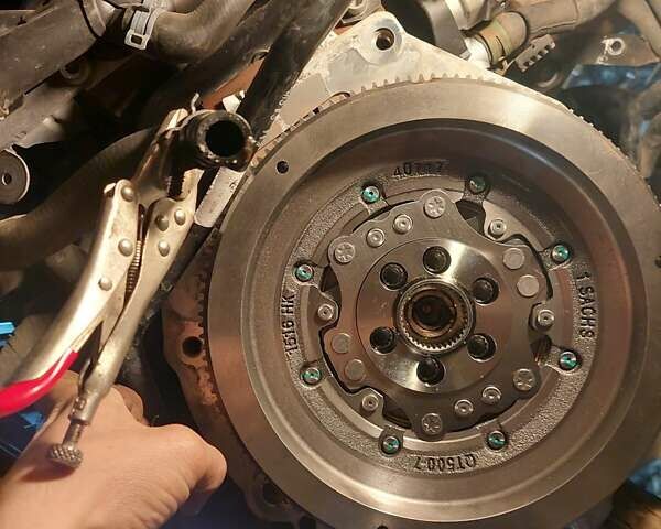 Черный Шкода Октавия Скаут, объемом двигателя 2 л и пробегом 268 тыс. км за 12222 $, фото 2 на Automoto.ua