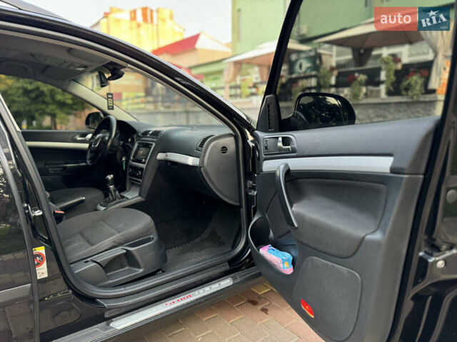 Шкода Октавия Скаут 2011 в Сокинянах на Automoto.ua Черный Шкода Октавия Скаут, объемом двигателя 2 л и пробегом 306 тыс. км за 10499 $, фото 17 на Automoto.ua