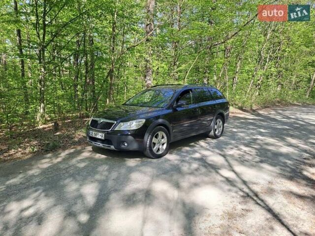 Чорний Шкода Octavia Scout, об'ємом двигуна 2 л та пробігом 299 тис. км за 9400 $, фото 1 на Automoto.ua