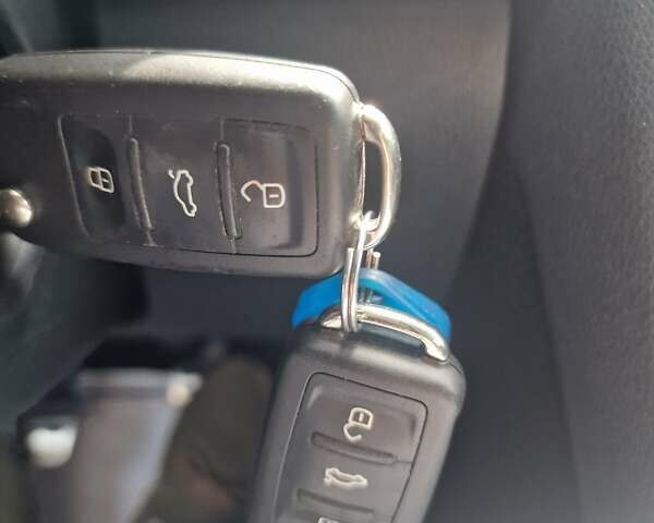 Чорний Шкода Octavia Scout, об'ємом двигуна 1.8 л та пробігом 245 тис. км за 8900 $, фото 15 на Automoto.ua