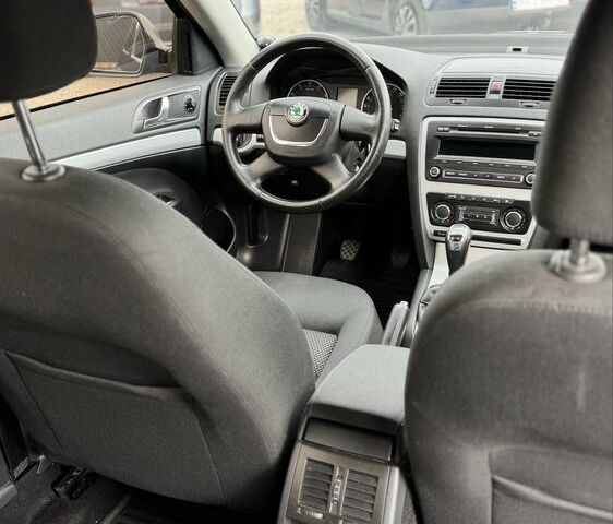 Чорний Шкода Octavia Scout, об'ємом двигуна 1.8 л та пробігом 187 тис. км за 8700 $, фото 21 на Automoto.ua