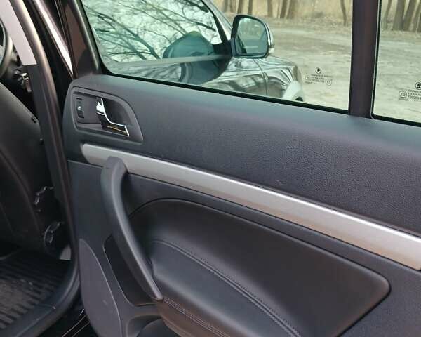 Черный Шкода Октавия Скаут, объемом двигателя 1.97 л и пробегом 253 тыс. км за 12500 $, фото 9 на Automoto.ua