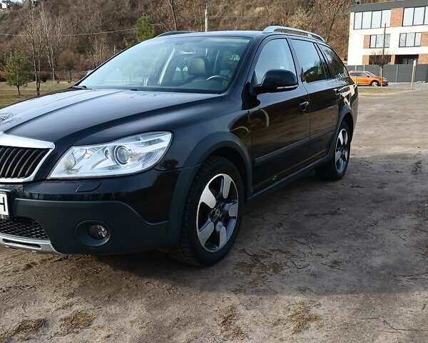 Черный Шкода Октавия Скаут, объемом двигателя 1.97 л и пробегом 253 тыс. км за 12500 $, фото 4 на Automoto.ua