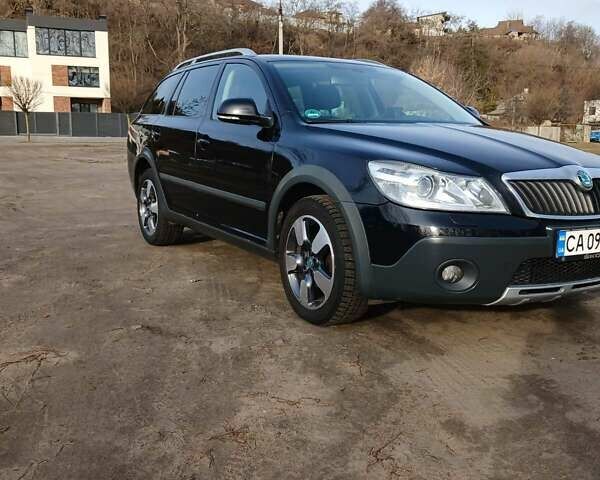 Чорний Шкода Octavia Scout, об'ємом двигуна 2 л та пробігом 257 тис. км за 12300 $, фото 10 на Automoto.ua