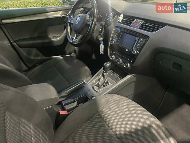 Чорний Шкода Octavia Scout, об'ємом двигуна 2 л та пробігом 280 тис. км за 12950 $, фото 14 на Automoto.ua