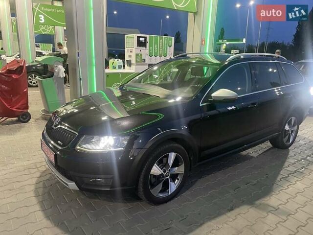 Чорний Шкода Octavia Scout, об'ємом двигуна 2 л та пробігом 280 тис. км за 12950 $, фото 4 на Automoto.ua