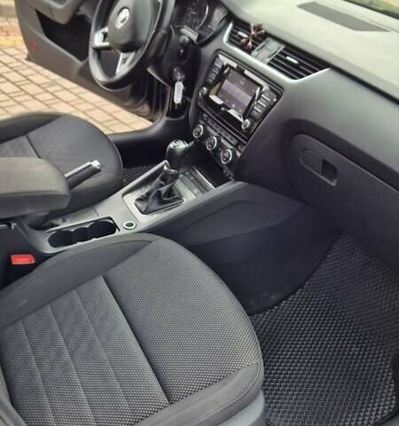 Чорний Шкода Octavia Scout, об'ємом двигуна 2 л та пробігом 295 тис. км за 14900 $, фото 52 на Automoto.ua