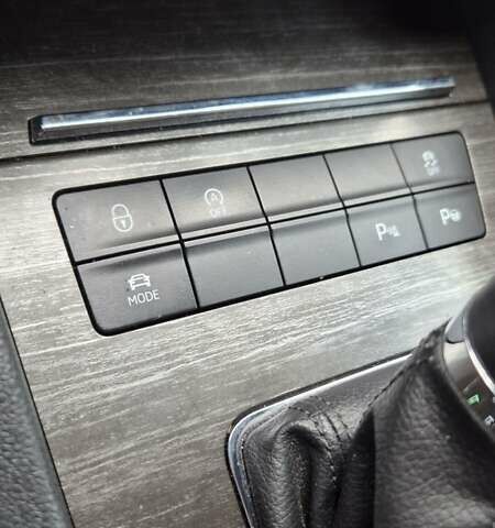 Чорний Шкода Octavia Scout, об'ємом двигуна 2 л та пробігом 295 тис. км за 14900 $, фото 36 на Automoto.ua