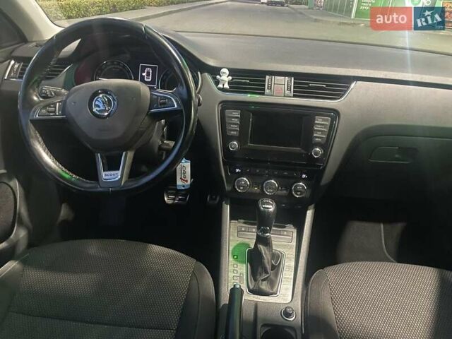 Чорний Шкода Octavia Scout, об'ємом двигуна 2 л та пробігом 280 тис. км за 12950 $, фото 17 на Automoto.ua