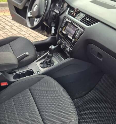 Чорний Шкода Octavia Scout, об'ємом двигуна 2 л та пробігом 295 тис. км за 14900 $, фото 55 на Automoto.ua