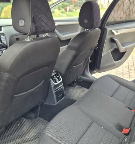 Чорний Шкода Octavia Scout, об'ємом двигуна 2 л та пробігом 295 тис. км за 14900 $, фото 37 на Automoto.ua