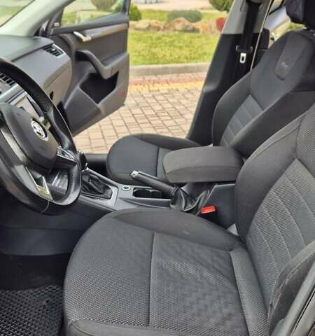 Чорний Шкода Octavia Scout, об'ємом двигуна 2 л та пробігом 295 тис. км за 14900 $, фото 28 на Automoto.ua