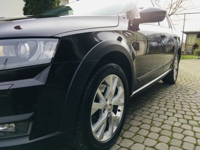 Чорний Шкода Octavia Scout, об'ємом двигуна 2 л та пробігом 235 тис. км за 17361 $, фото 4 на Automoto.ua