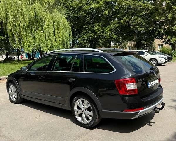 Чорний Шкода Octavia Scout, об'ємом двигуна 2 л та пробігом 177 тис. км за 15990 $, фото 25 на Automoto.ua
