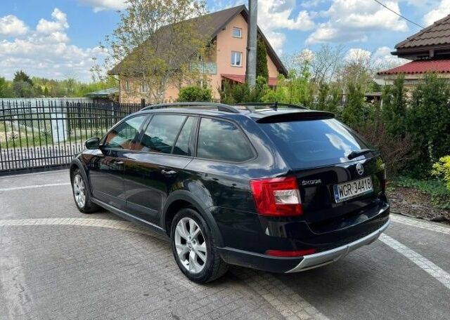 Чорний Шкода Octavia Scout, об'ємом двигуна 2 л та пробігом 210 тис. км за 10200 $, фото 8 на Automoto.ua