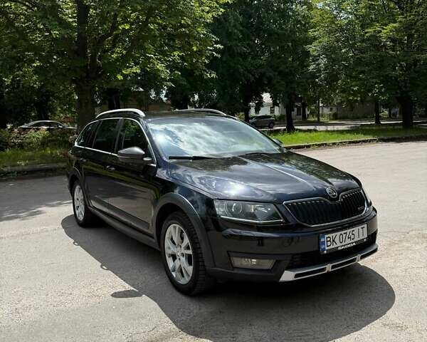 Чорний Шкода Octavia Scout, об'ємом двигуна 2 л та пробігом 177 тис. км за 15990 $, фото 7 на Automoto.ua