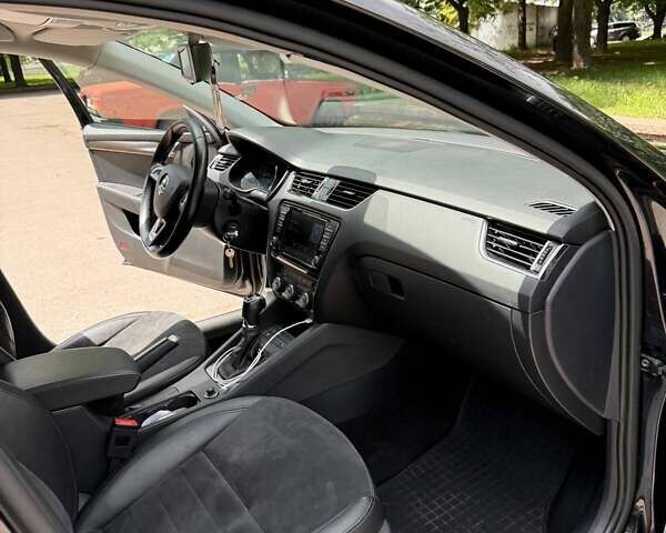 Чорний Шкода Octavia Scout, об'ємом двигуна 2 л та пробігом 177 тис. км за 15990 $, фото 30 на Automoto.ua