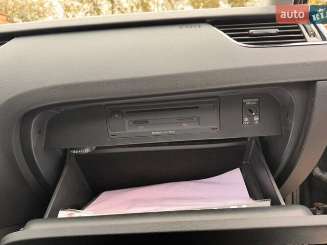 Шкода Octavia Scout 2015 у Луцьку на Automoto.ua Чорний Шкода Octavia Scout, об'ємом двигуна 2 л та пробігом 292 тис. км за 14999 $, фото 28 на Automoto.ua