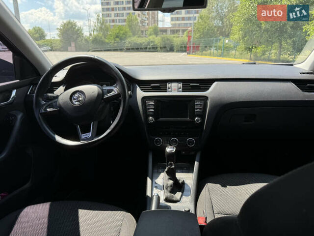Чорний Шкода Octavia Scout, об'ємом двигуна 1.97 л та пробігом 301 тис. км за 13500 $, фото 15 на Automoto.ua