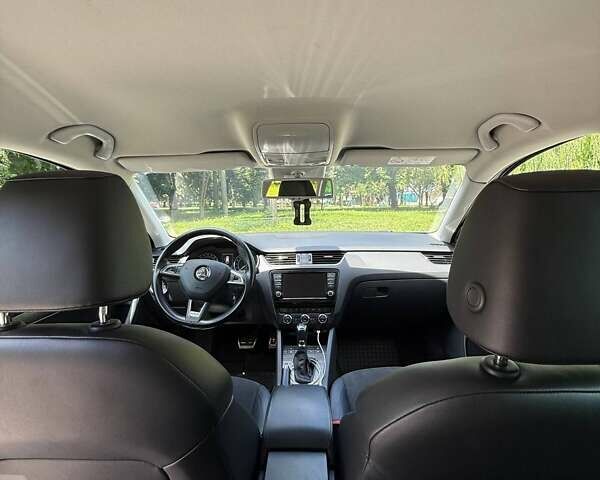 Чорний Шкода Octavia Scout, об'ємом двигуна 2 л та пробігом 177 тис. км за 15990 $, фото 11 на Automoto.ua