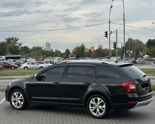 Шкода Октавия Скаут 2016 в Киеве на Automoto.ua Черный Шкода Октавия Скаут, объемом двигателя 2 л и пробегом 338 тыс. км за 15300 $, фото 3 на Automoto.ua