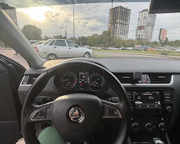 Шкода Октавия Скаут 2016 в Киеве на Automoto.ua Черный Шкода Октавия Скаут, объемом двигателя 2 л и пробегом 338 тыс. км за 15300 $, фото 12 на Automoto.ua
