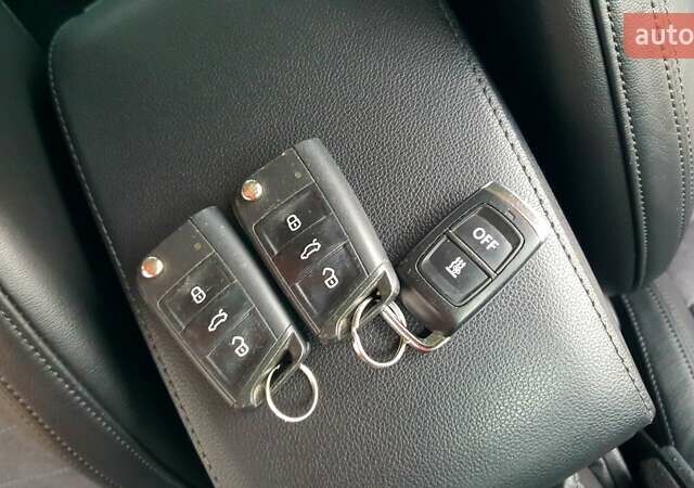 Чорний Шкода Octavia Scout, об'ємом двигуна 2 л та пробігом 266 тис. км за 16990 $, фото 56 на Automoto.ua