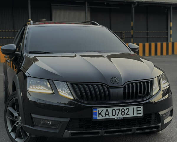 Черный Шкода Октавия Скаут, объемом двигателя 1.97 л и пробегом 232 тыс. км за 20300 $, фото 1 на Automoto.ua