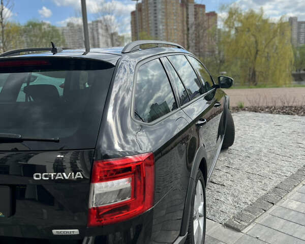 Чорний Шкода Octavia Scout, об'ємом двигуна 2 л та пробігом 235 тис. км за 18700 $, фото 10 на Automoto.ua