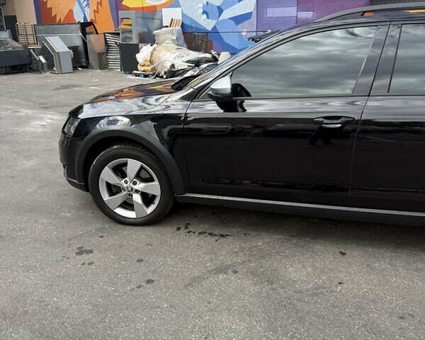 Чорний Шкода Octavia Scout, об'ємом двигуна 1.97 л та пробігом 251 тис. км за 21400 $, фото 4 на Automoto.ua