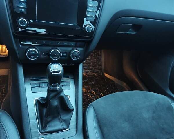 Коричневий Шкода Octavia Scout, об'ємом двигуна 1.97 л та пробігом 281 тис. км за 13200 $, фото 13 на Automoto.ua