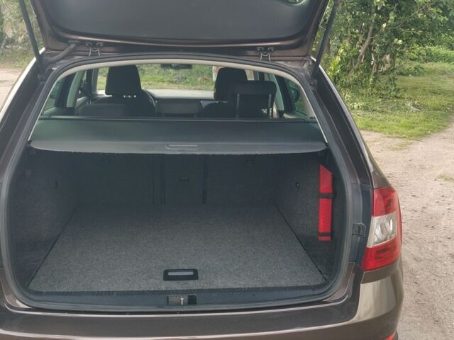 Коричневый Шкода Октавия Скаут, объемом двигателя 2 л и пробегом 327 тыс. км за 13500 $, фото 6 на Automoto.ua