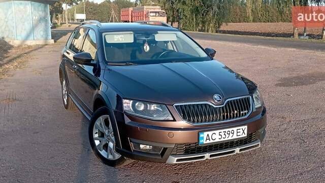 Коричневый Шкода Октавия Скаут, объемом двигателя 2 л и пробегом 257 тыс. км за 15900 $, фото 21 на Automoto.ua