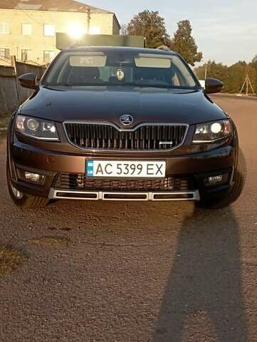 Коричневый Шкода Октавия Скаут, объемом двигателя 2 л и пробегом 257 тыс. км за 15900 $, фото 11 на Automoto.ua