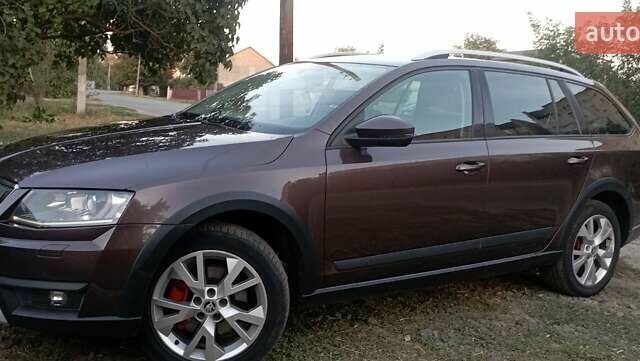 Коричневый Шкода Октавия Скаут, объемом двигателя 2 л и пробегом 257 тыс. км за 15900 $, фото 12 на Automoto.ua
